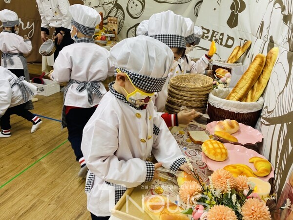 요리 활동중인 양천구의 어린이들(1)