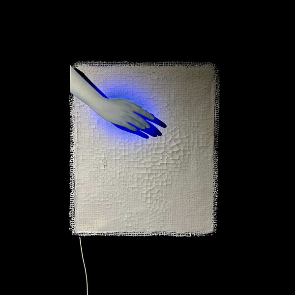 손문일, F-key, 40 x 47cm, Stainless, Water paint on white clay, neopixel, arduino, 2023